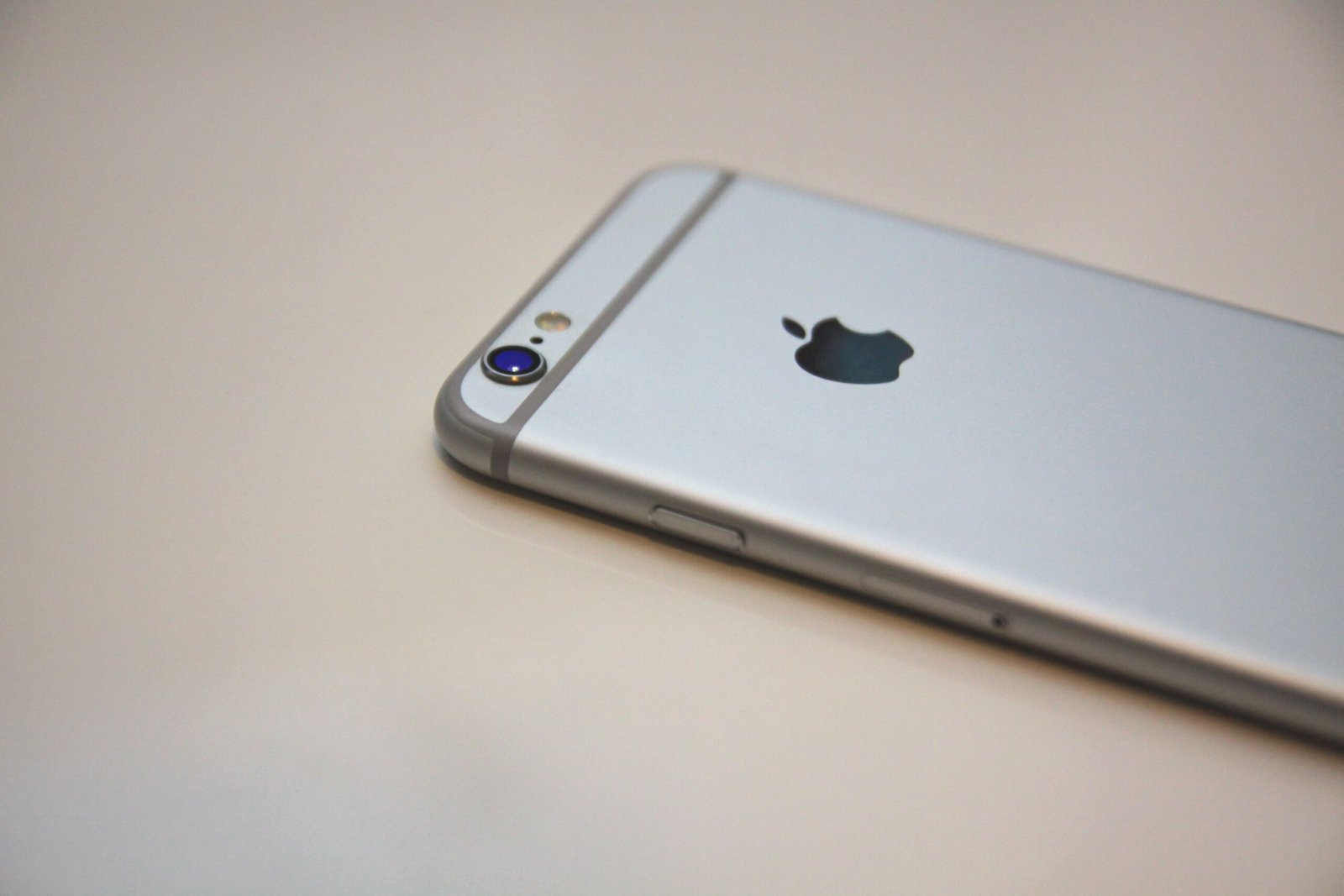 APPLE FOLDABLE IPHONE AND APPLE'S NEXT MOVE IN THE SMARTPHONE MARKET